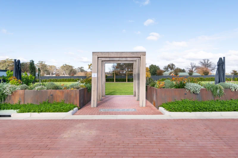 Morris of Rutherglen Cellar Door Landscape - Image 10